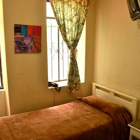 Hostal Loro Verde Quito Bagian luar foto
